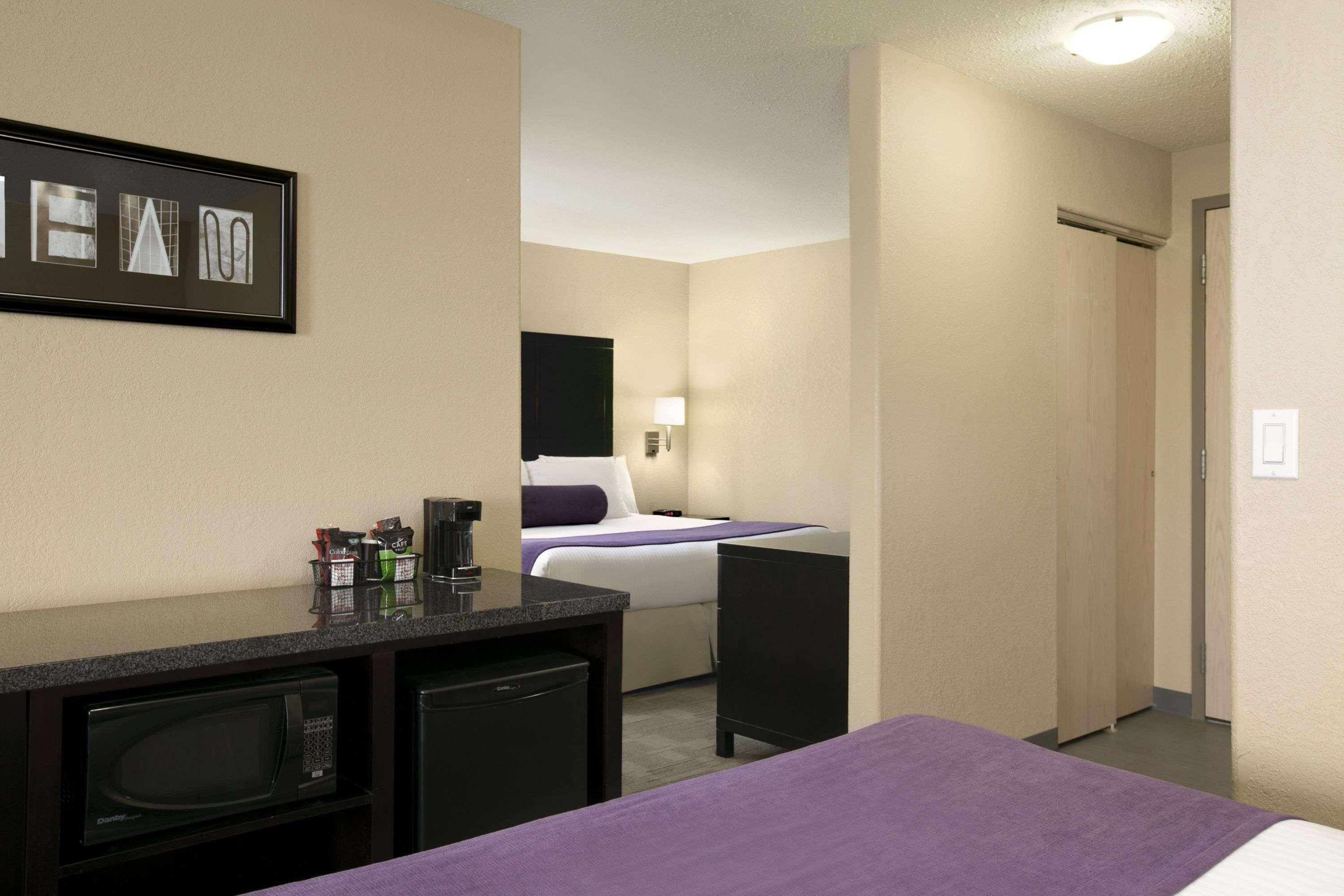 Days Inn By Wyndham Regina Dış mekan fotoğraf