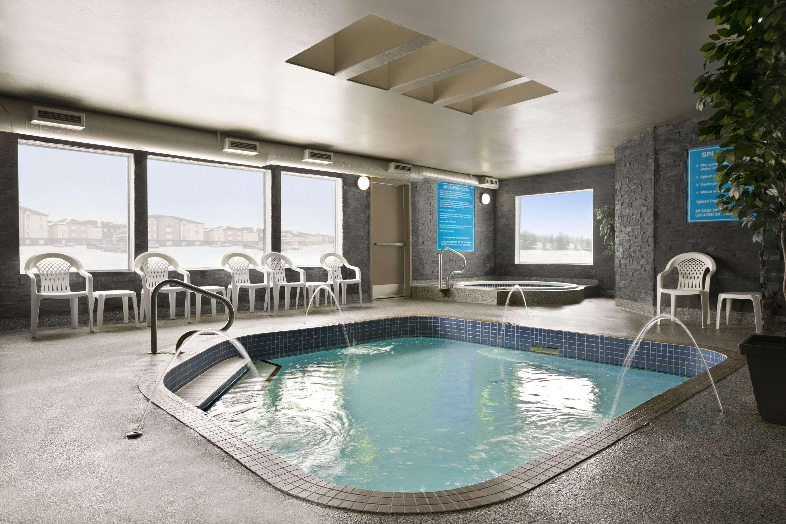 Days Inn By Wyndham Regina Dış mekan fotoğraf