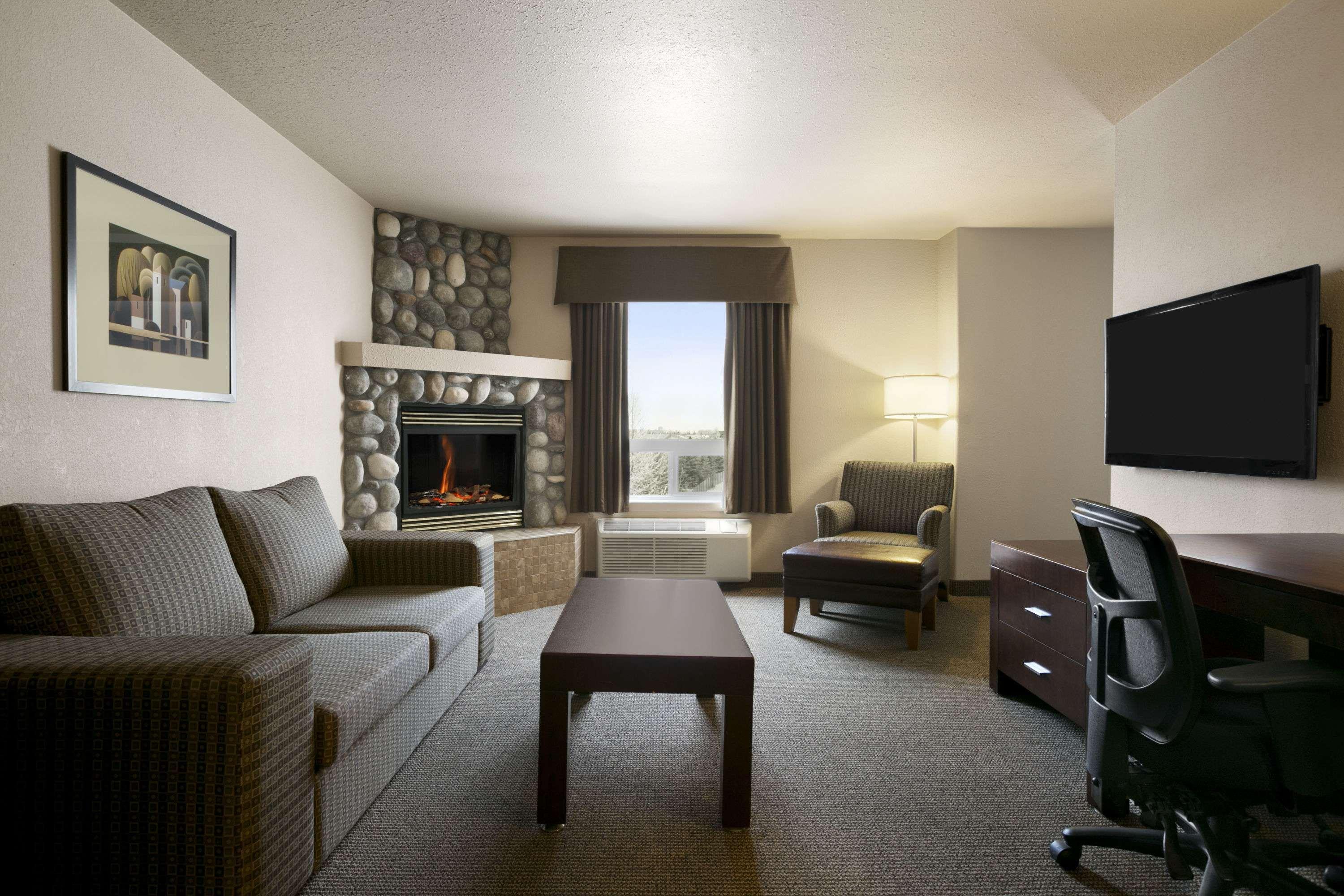 Days Inn By Wyndham Regina Dış mekan fotoğraf