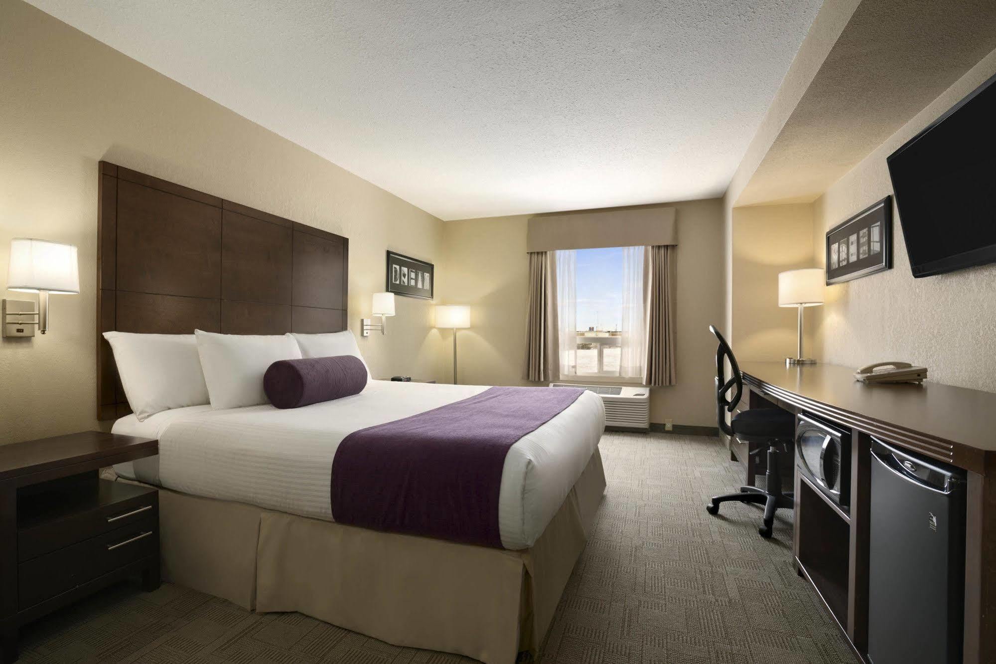 Days Inn By Wyndham Regina Dış mekan fotoğraf