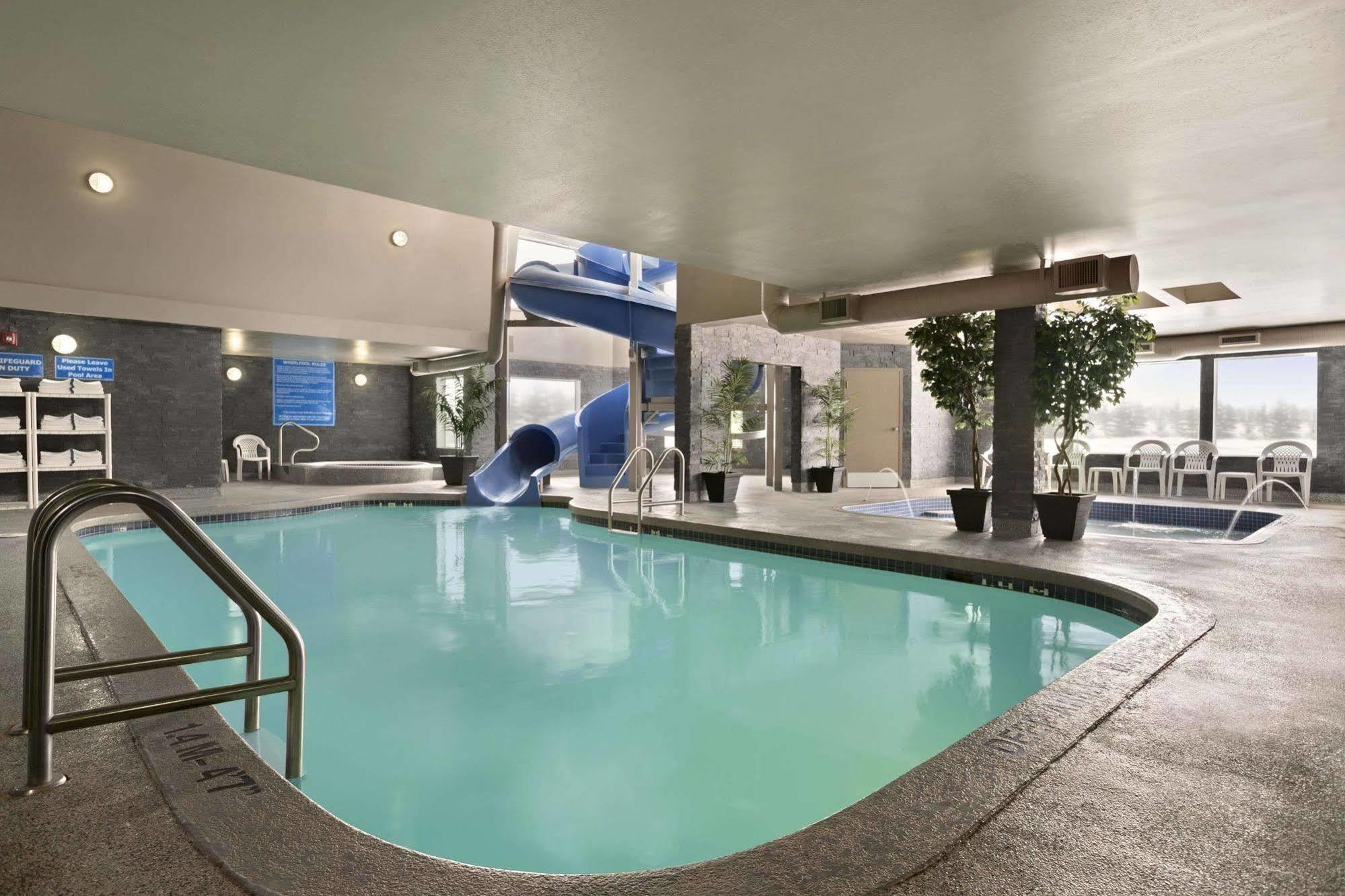 Days Inn By Wyndham Regina Dış mekan fotoğraf