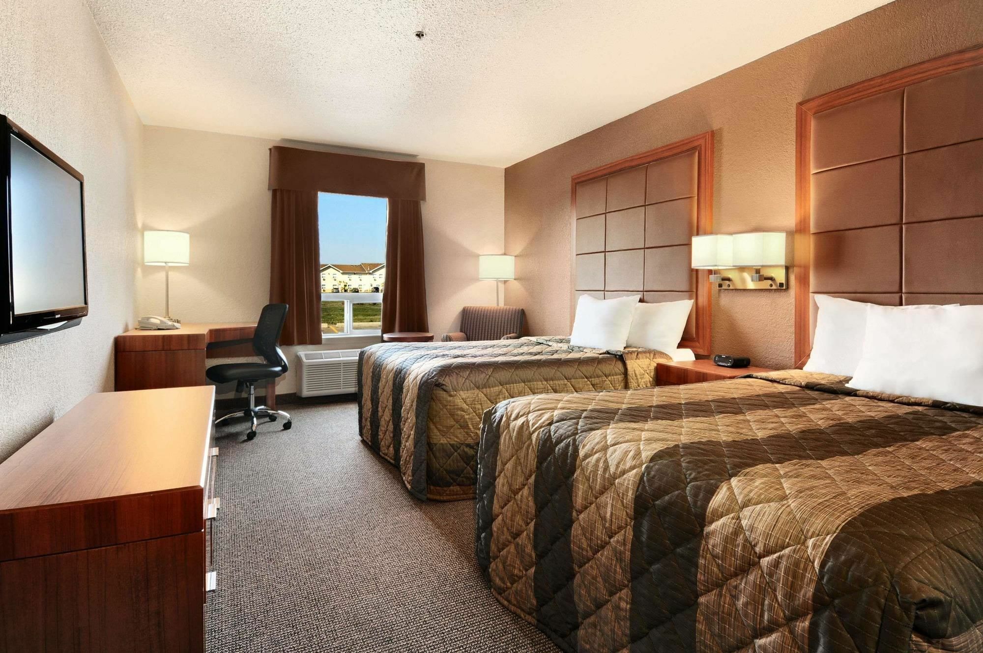 Days Inn By Wyndham Regina Dış mekan fotoğraf